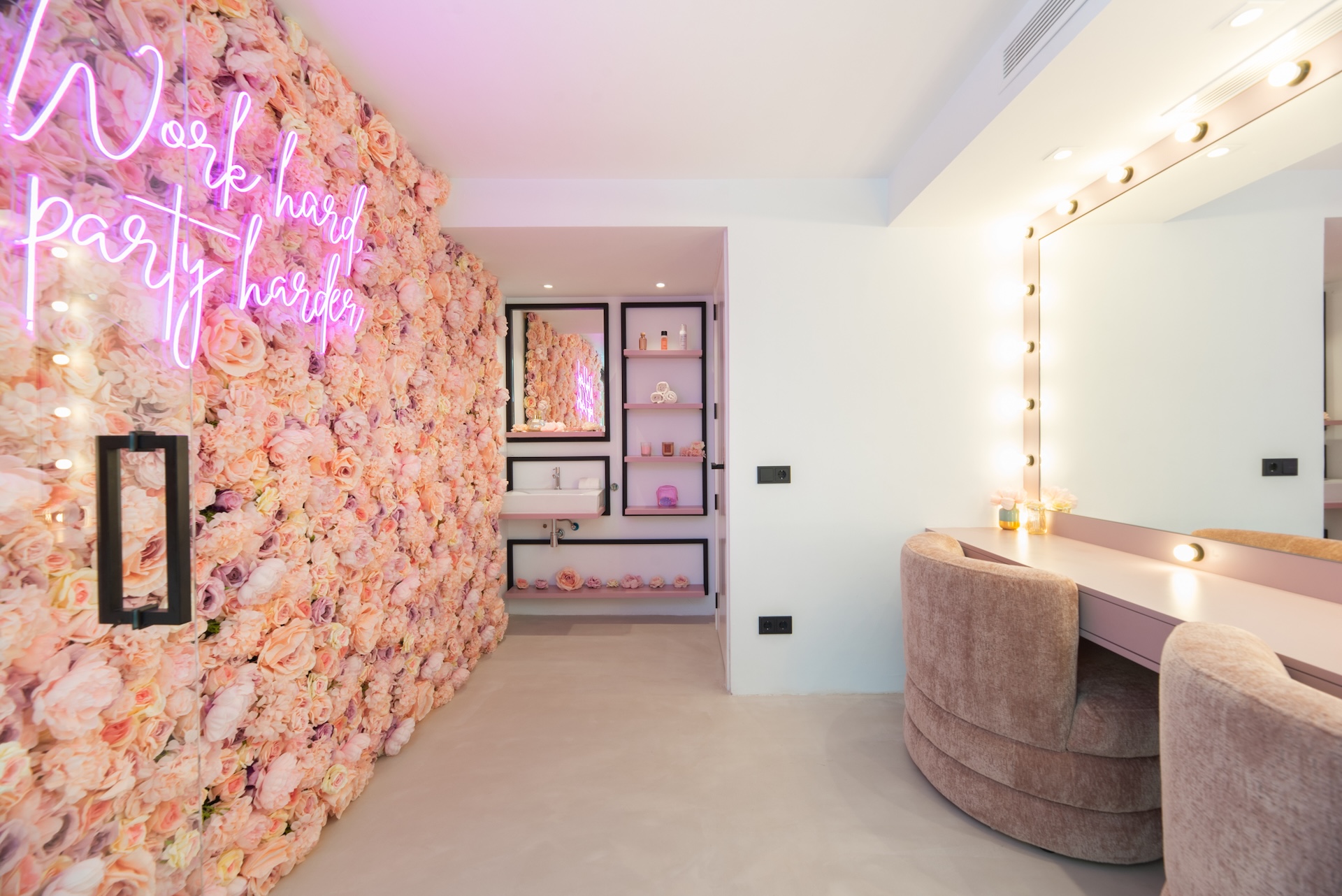 Resa Estates finca Can Floral Ibiza sale koop make up 3.jpg